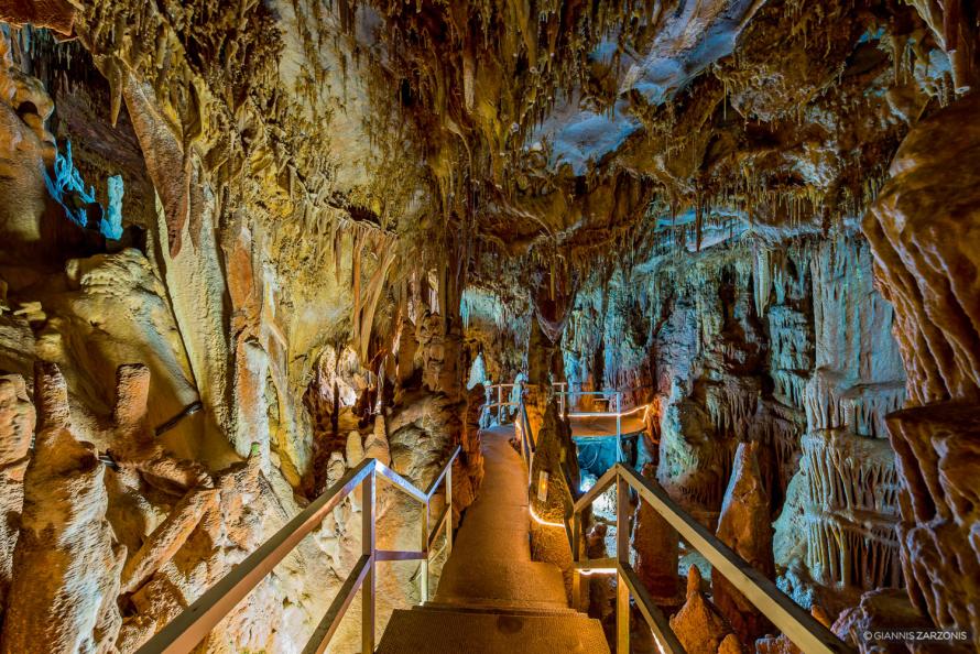 Пещера Петралона, п-ов Халкидик, Греция