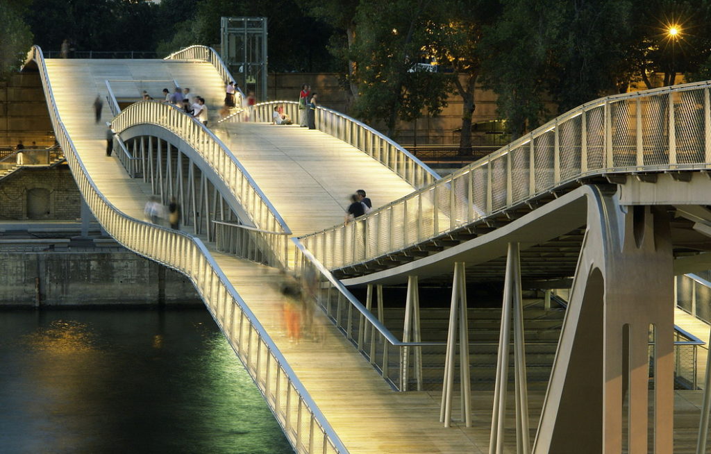 Мост через Сену (квартал Берси, Париж)