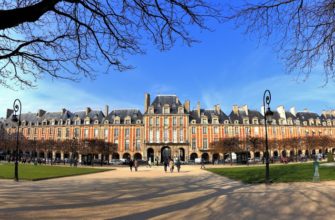 Площадь Вогезов, Париж — как добраться, где поесть, отели