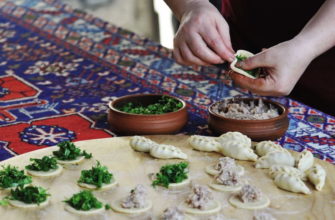 Гюрза — пельмени по-турецки (или по-азербайджански): рецепт и фото