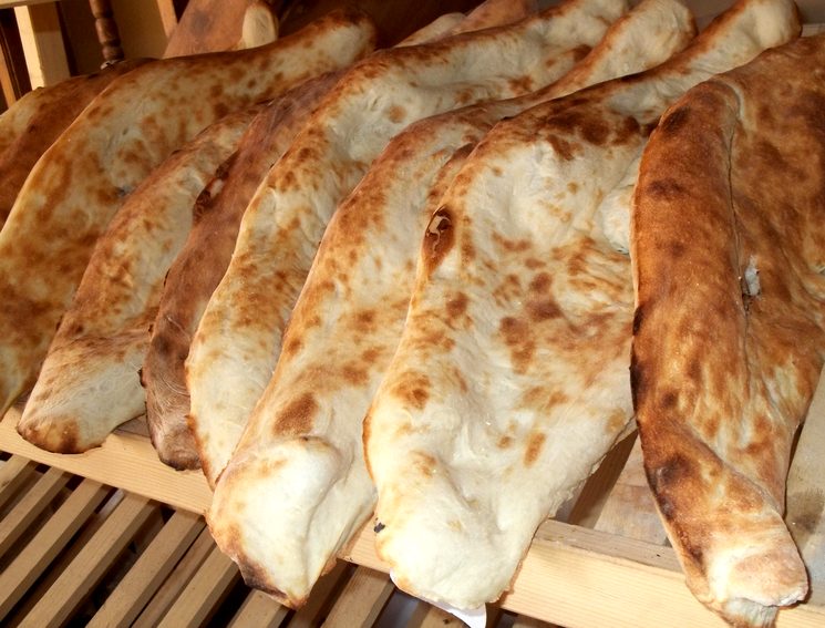 Грузинский хлеб мадаури: рецепт приготовления в духовке