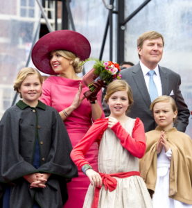 Королевская семья Голландии на Дне короля Нидерландов