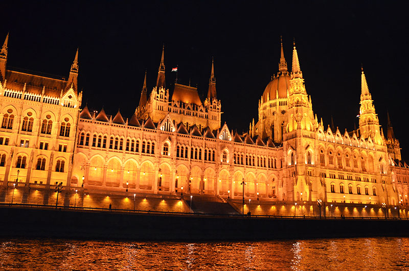 Экскурсия на теплоходе по Дунаю и ночной Будапешт