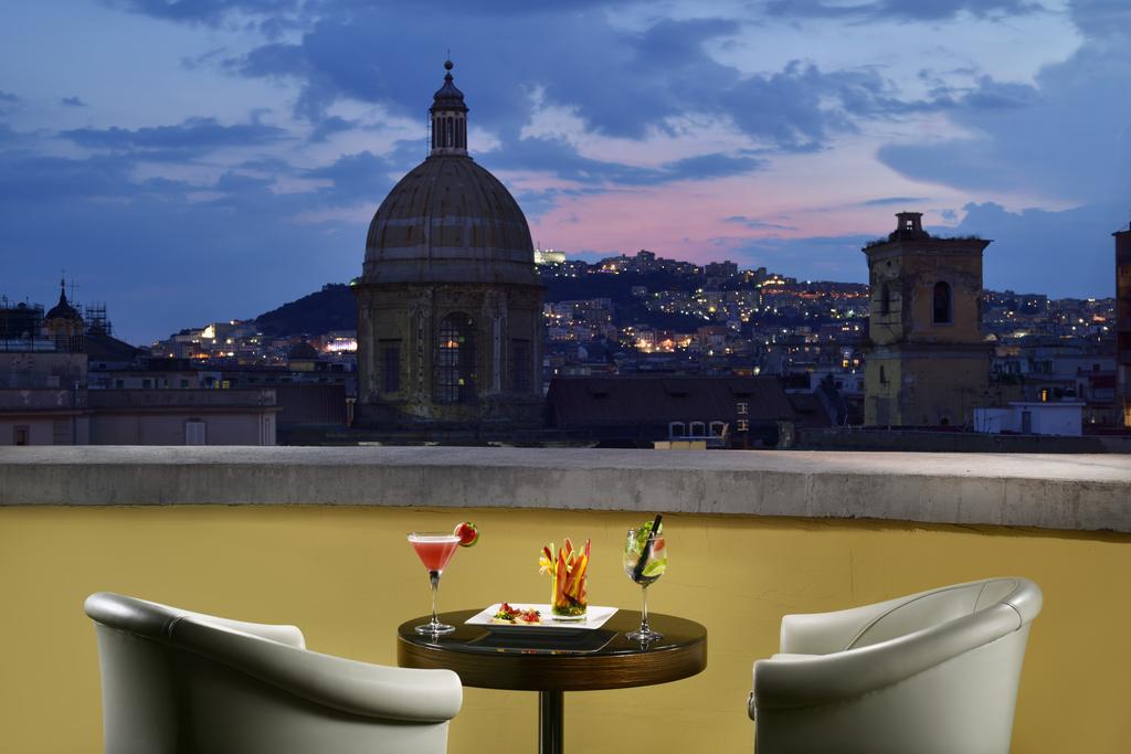 Отели Неаполя в районе вокзала: UNAHOTELS Napoli