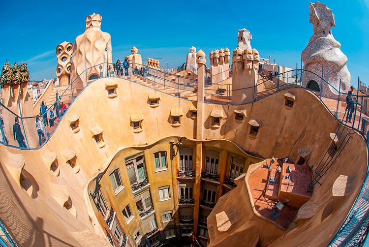 Архитектура Гауди в Барселоне (Испания)