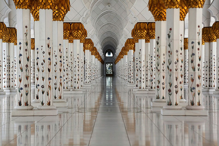 Что посмотреть в ОАЭ в апреле: мечеть Шейха Заида