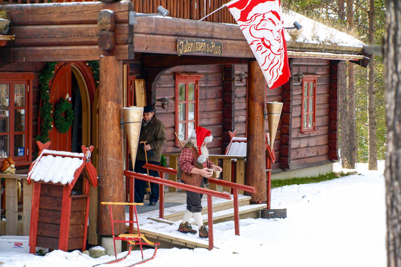 Едем в Норвегию зимой: резиденция Санта-Клауса в Савалене
