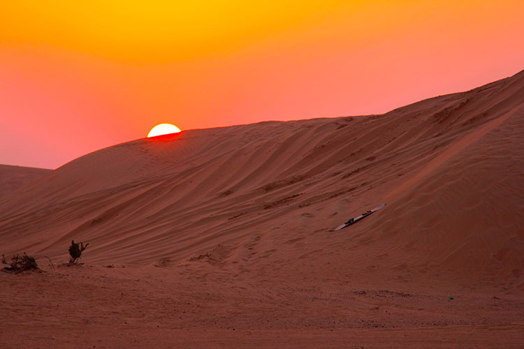 Что посмотреть в ОАЭ в мае: дубайская пустыня