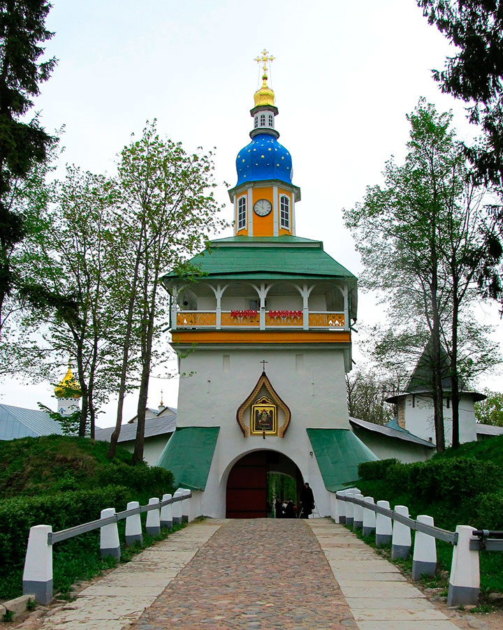 Псково-Печерский монастырь (Псков, Россия)